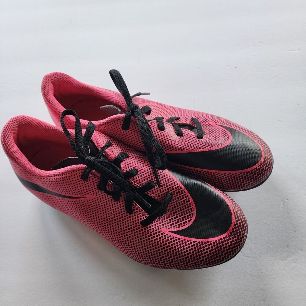 Nike soccer cleats Size 6 Youth Child Pink